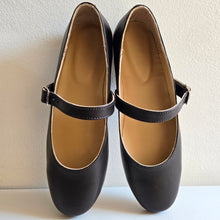 Cargar imagen en el visor de la galería, Juana Flat