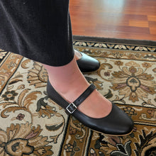 Cargar imagen en el visor de la galería, Juana Flat