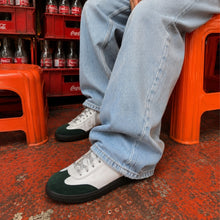 Cargar imagen en el visor de la galería, No Era Penal Sneaker