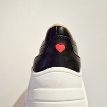 Cargar imagen en el visor de la galería, Chunky LOVE Sneakers