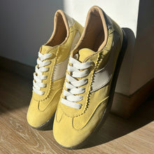 Cargar imagen en el visor de la galería, Mellow sneakers